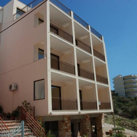 Nikos Hotel And Apartments Саранда Екстер'єр фото