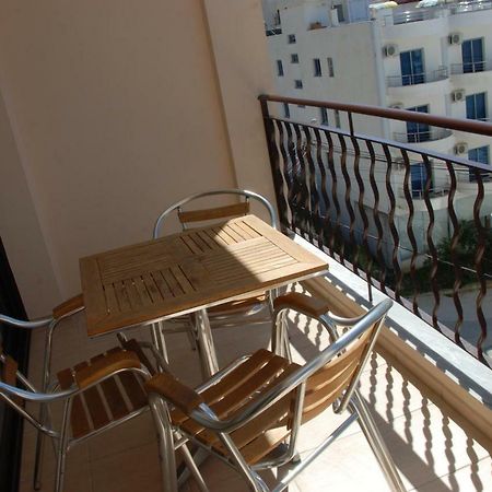Nikos Hotel And Apartments Саранда Екстер'єр фото