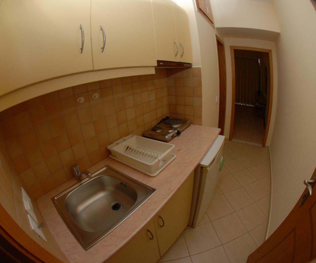 Nikos Hotel And Apartments Саранда Екстер'єр фото